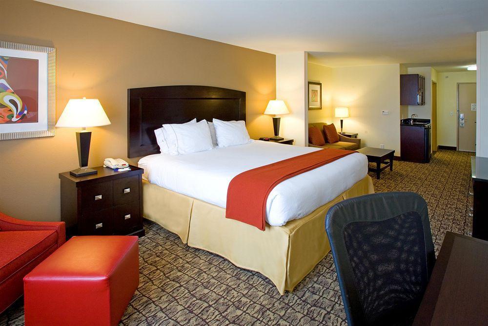 Hotel Express Uvalde, An Ihg
