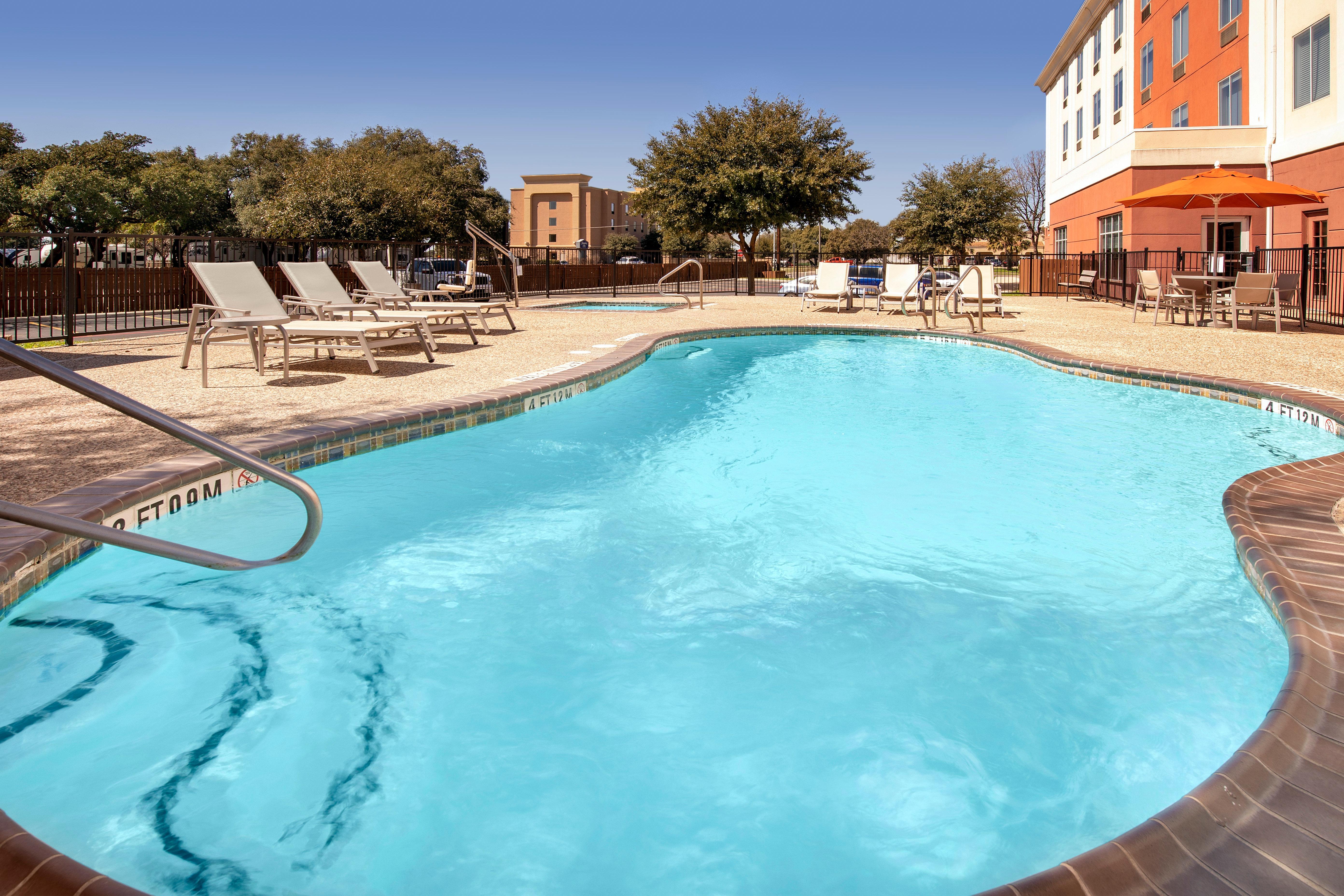Express Uvalde, An Ihg