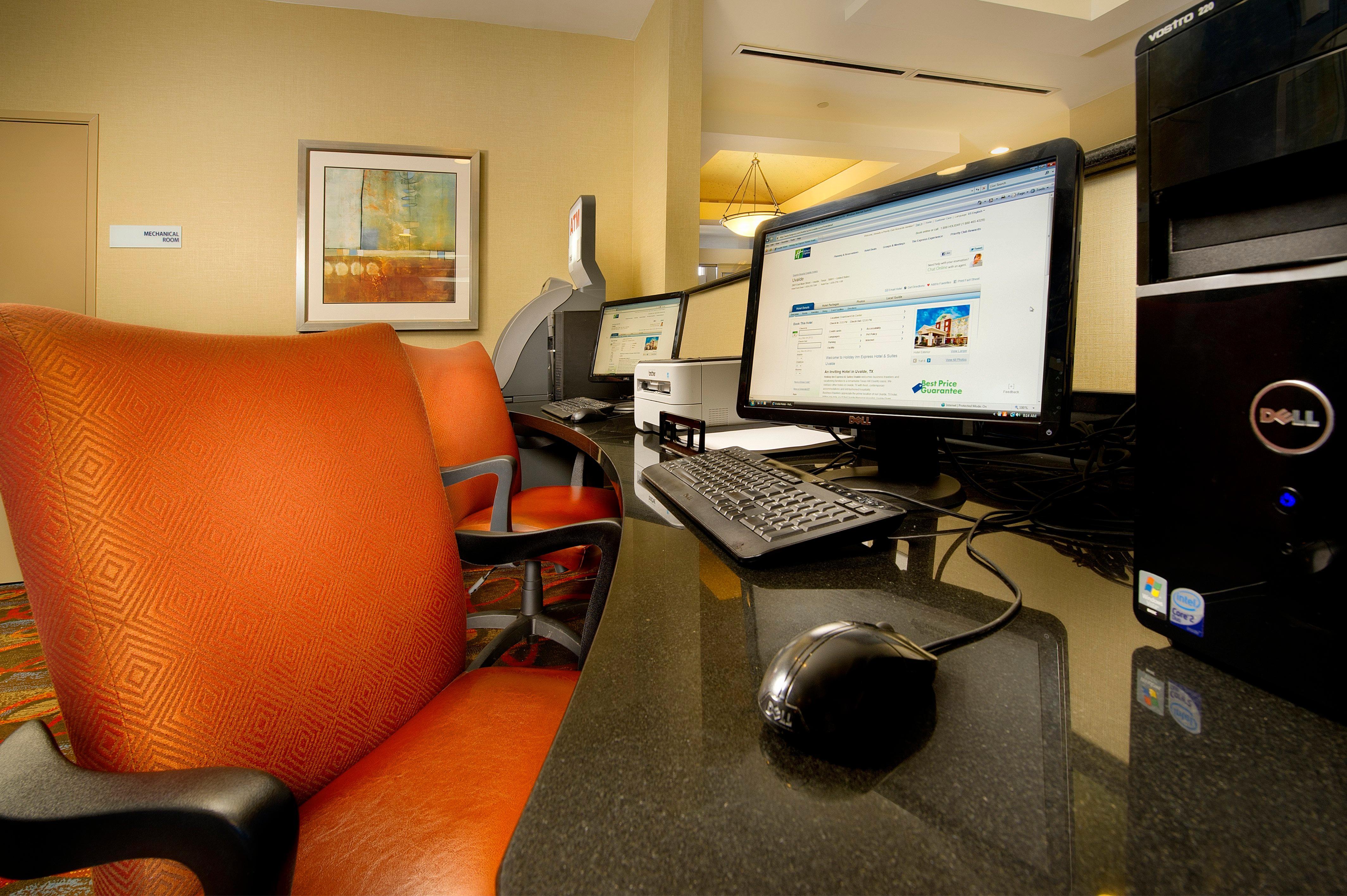 Express Uvalde, An Ihg 2*