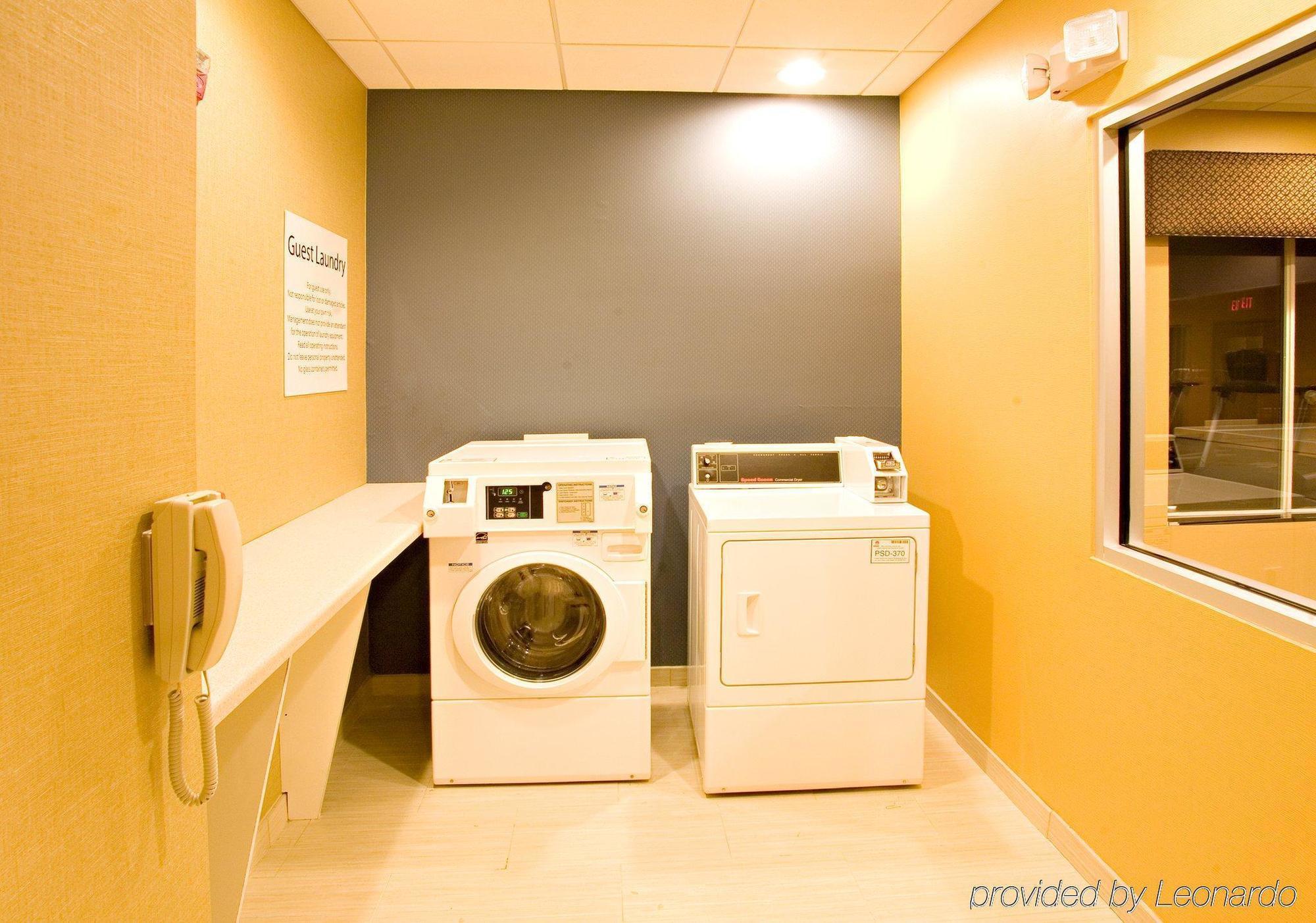 Express Uvalde, An Ihg 2*